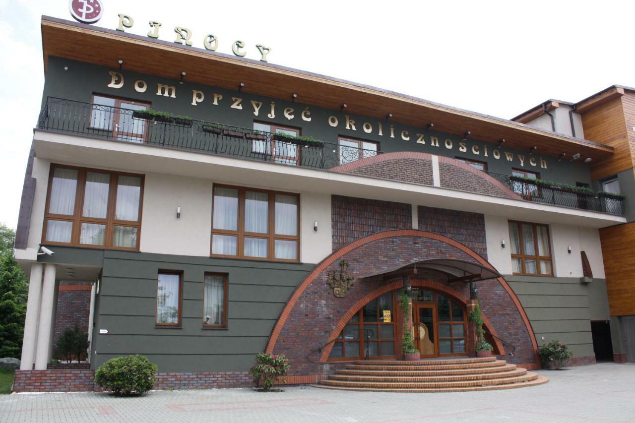 Hotel Pinocy Ledziny Экстерьер фото